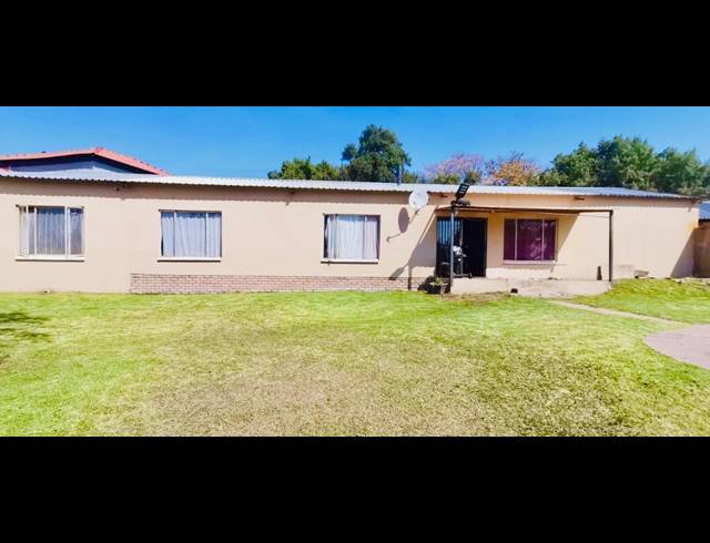4 BEDROOM HOUSE FOR SALE IN RENSBURG